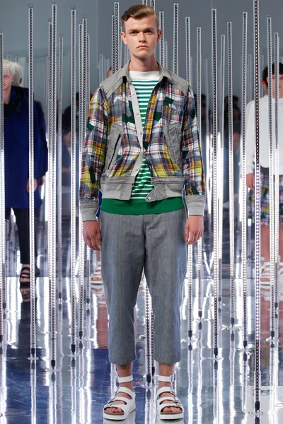 Look 12